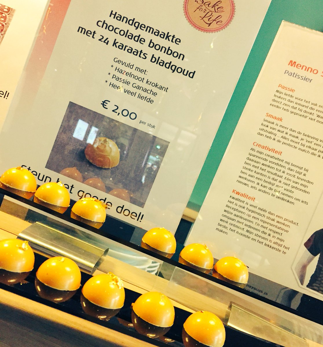 Is vandaag ook sport ;-) bonbons eten voor het goede doel. #sportforlife #villajoep #pisa