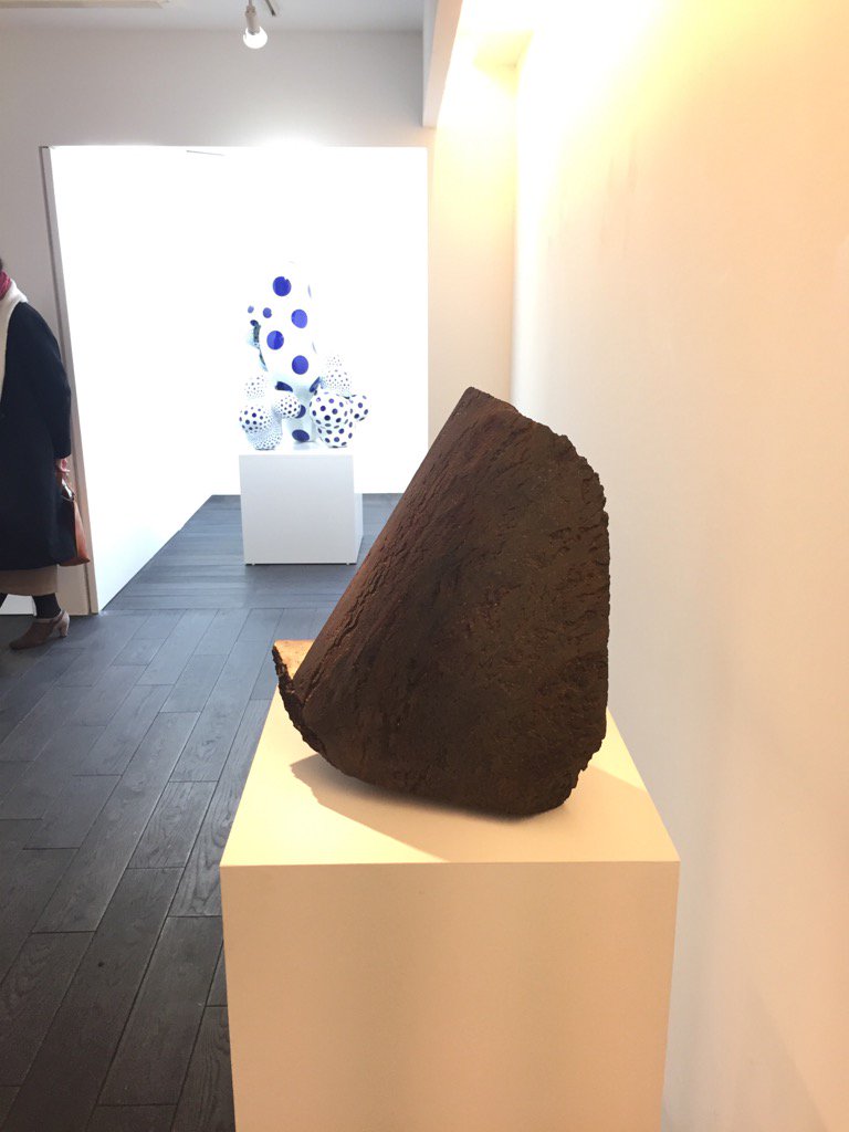 St Auf Twitter 秋山陽作品の向こうには中島晴美作品 八木一夫 熊倉順吉 林康夫から川浦紗季 森綾らに至る現代陶芸の流れを見る そうきょinkyoto 林康夫さんの話が興味深い ザムザ氏の散歩がオブジェのスタートではなかったが T Co Egude8rmcv Twitter