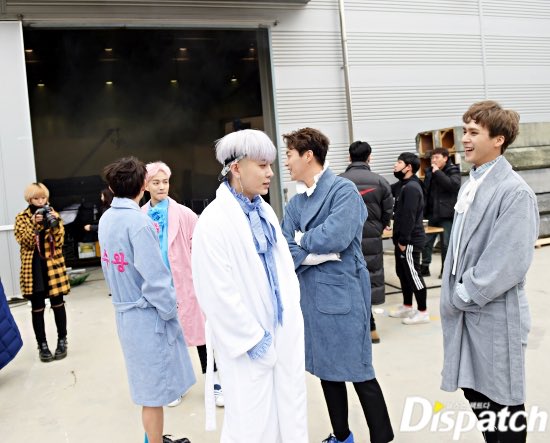 #하이라이트
9세 초딩 학부형 유부남인데 
신인 남자 그룹이 좋다 
신인임에도 노래가 참 좋고 
무대 매너도 여유로워 좋다 ㅎㅎㅎ
흥해라 하이라이트