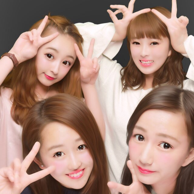 s__mly_xx's tweet photo. 久しぶりのおっちーずDAY🙋🏽❤️

安定楽しすぎたもぉすでに早く集まりたいみんな進学就職バラバラやけど頑張ろ~うだいすき✊🏾💜

で今からずーとお寿司🍣🍴💕 https://t.co/hK7uNZfZ34