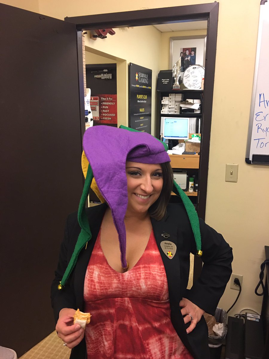 JoeLove42's tweet photo. @HardRockAmelia showing her foolish side this #aprilfoolsday https://t.co/fqfZXKW5Ek