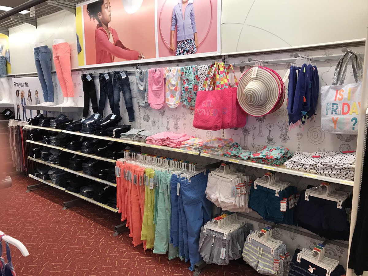 danigabriel16's tweet photo. Love remerchandising with all the bright spring colors! #denim #spring https://t.co/owWtF4I1PV
