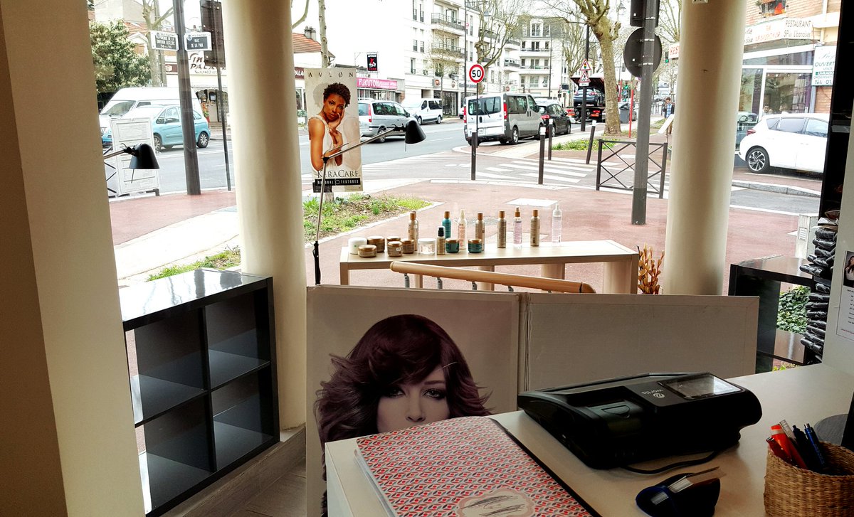 Wortis_fr's tweet photo. Saviez-vous qu'avec la box #Wortis vous scannez directement les codes-barres de vos produits sans avoir à investir dans un lecteur ? https://t.co/6vMfvqai0P