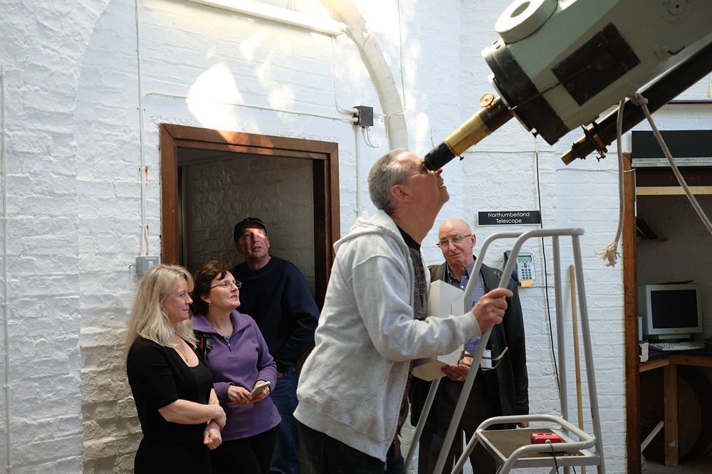 popastro's tweet photo. We're ending a brilliant #SPAconvention by viewing planet Mercury through the historic Northumberland telescope at @IoACOA Cambridge. https://t.co/Fb7rlCSuKm