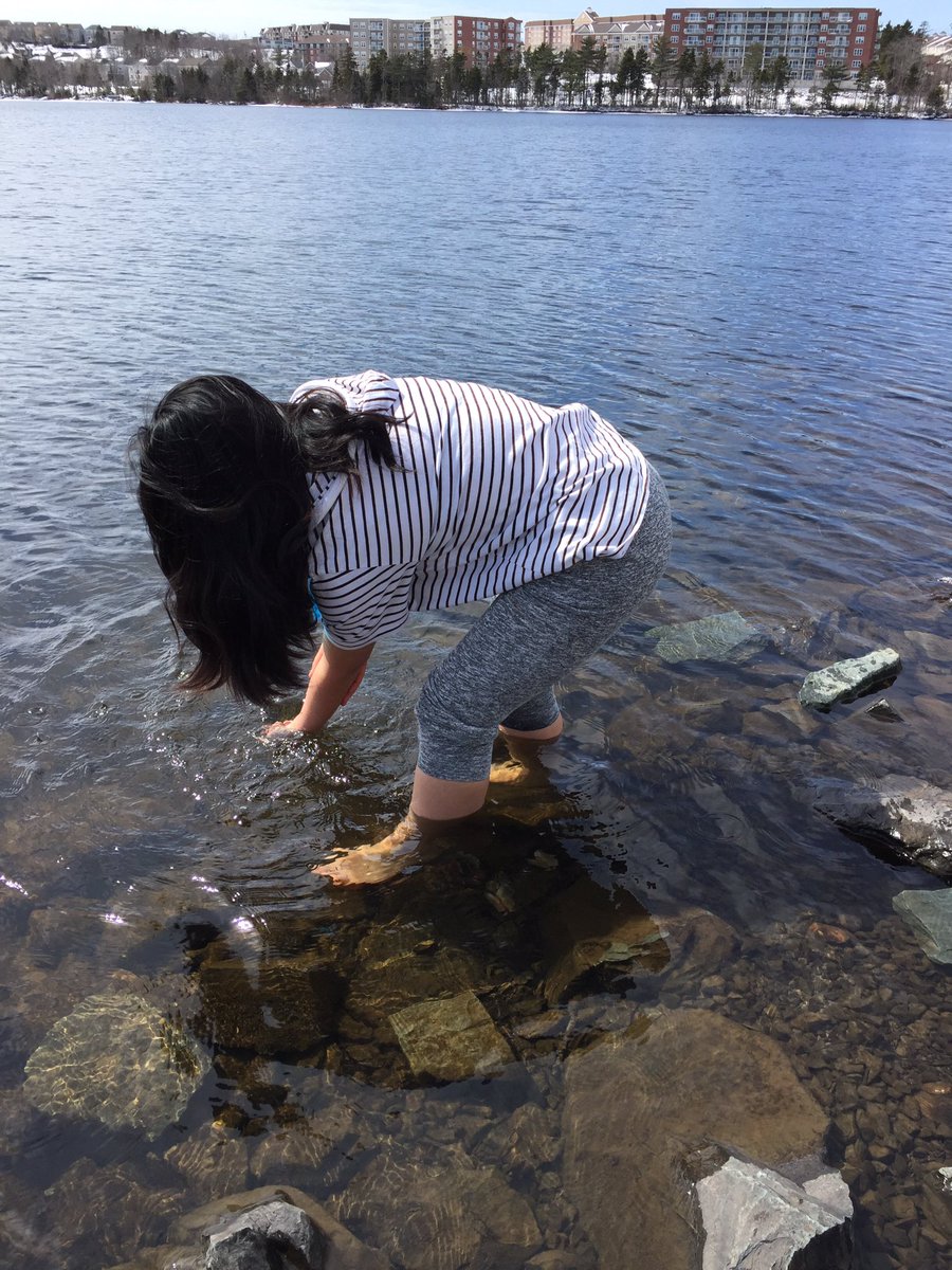 PAEcosquad's tweet photo. Taking water samples for #AdventureScience #microplastics project at Russell Lake 🌎🐟 #DrizzleYEC https://t.co/YIWWqxTfrY
