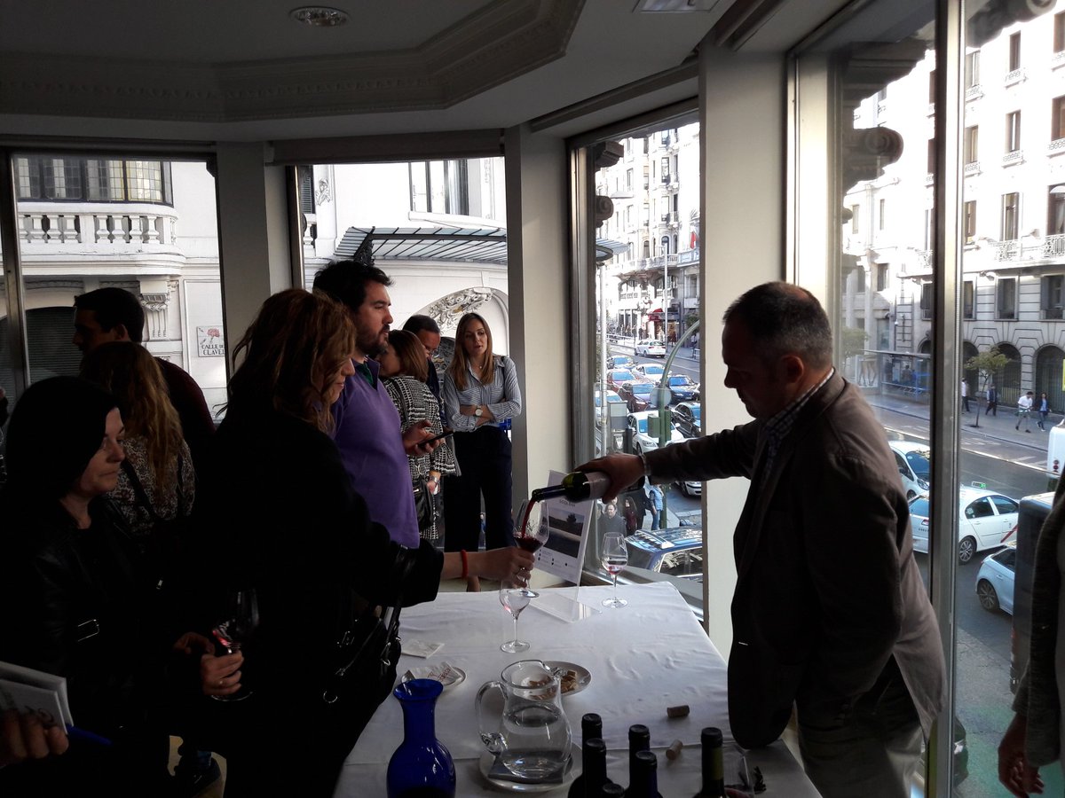 Grandes vinos de <a href="/bodegavinanorte/">Bodegas Insulares</a> <a href="/LuberriMonjeAme/">luberri</a> y bodegas Fernández Eguiluz en #Primer17. Os esperamos en el Hotel de las Letras.