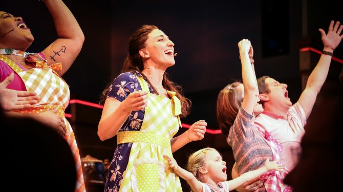playbill's tweet photo. Hello, how ya been! See @SaraBareilles take her first bow in @WaitressMusical 📸 https://t.co/vdJFm505Q2 https://t.co/L21yupcCt3