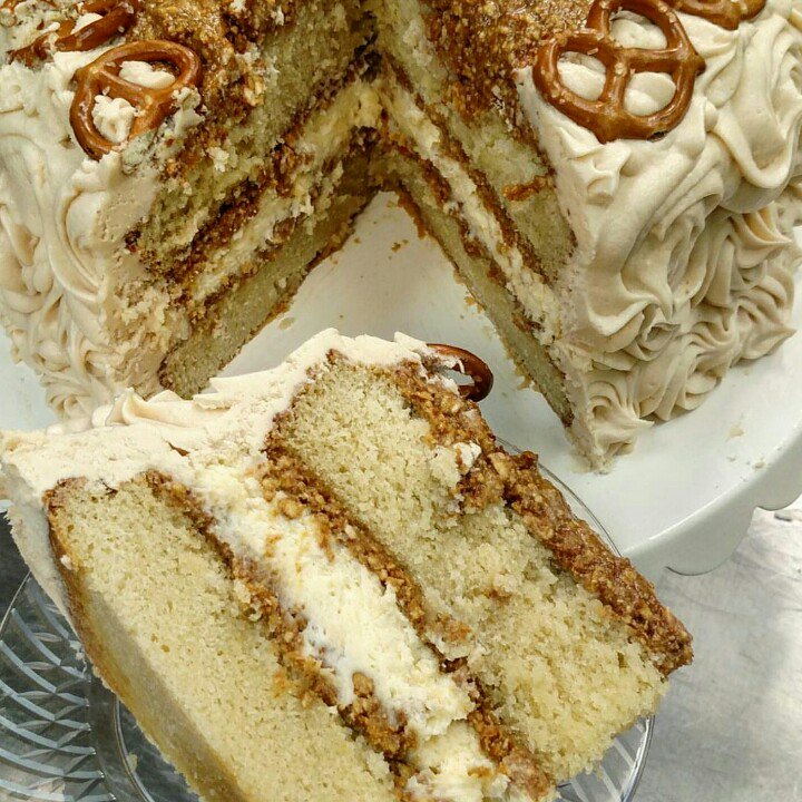 MacDaddyDior's tweet photo. Salted caramel anybody? #CakeReview #RealMenHandleCakes  #LocalCakeDealer #BlackBoysWhoBake #BlackBoySugarBending https://t.co/RmMwxsoIIH