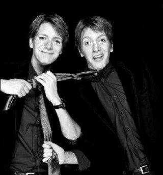 GeneralPotter's tweet image. Happy birthday to our amazing,friendly and funny twins! 🎉🎉🎉🎉🎊 
The best twins who lived 
#fredandgeorge #HappyBirthdayFredandGeorgeWeasley