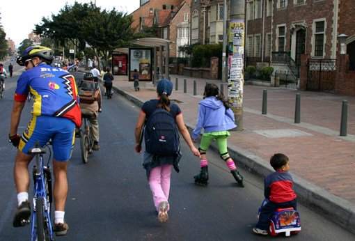 PPS_Placemaking's tweet photo. .@tpap_ @StockholmCyclo @PSteely @RethinkTheAuto @transalt @americawalks @Penalosa_G @Richard_Florida Who’s ready to help fuel our accelerator for #DriverlessCities, #CarlessDrivers, &amp; #AutonomousCities?! #WalkBikePlaces #Placemaking https://t.co/02sU8mGKY1