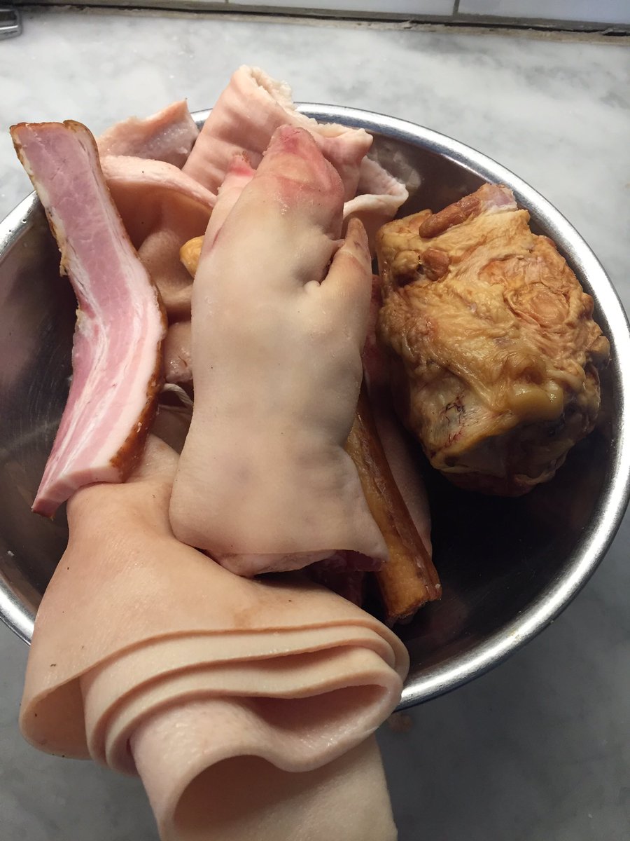 peacockswalter's tweet photo. Pigs foot and skin. My house is weird. #cookingwithEd https://t.co/o5EvkuyuXX
