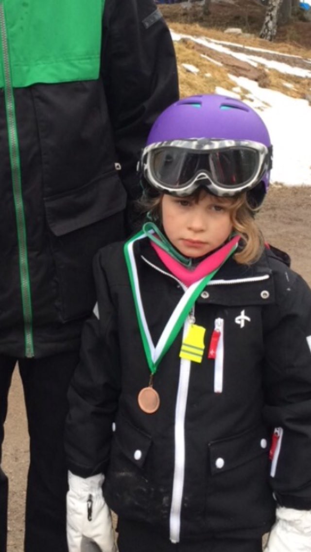 Jhalvarsson1's tweet photo. Ellen har tjatat hela morgonen om att hon kommer hamna på podiumplats på dagens tävling. Hon kom fyra. https://t.co/gp98D9PEpW