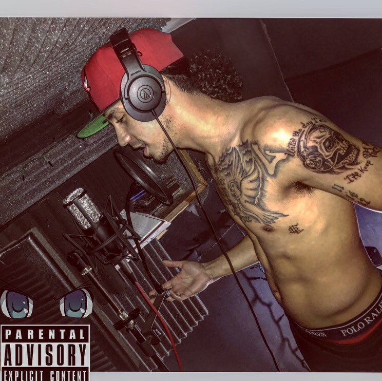 THE_RLCRUZ's tweet photo. We hungry im tryn tell yall this money turn my niggas into monsters ! listen up we got a banger dropping real soon.. #LL$ #RIPCHINO #RIPJAV https://t.co/vhxdarZFOk