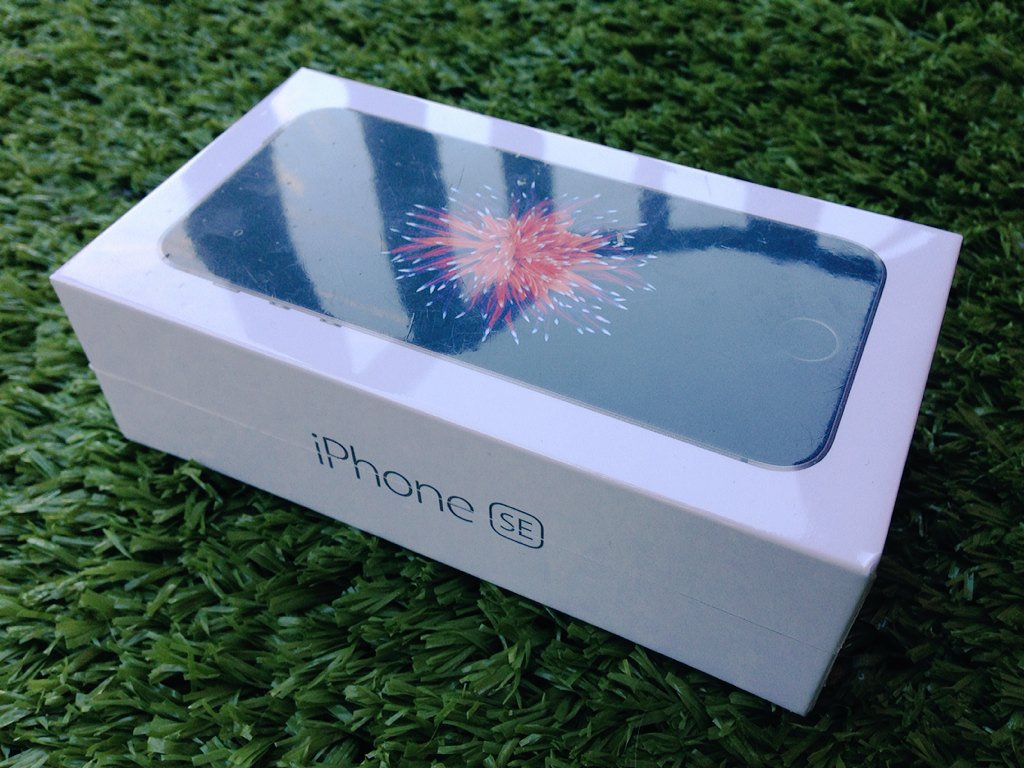 czagatamas's tweet photo. Uj szerzemeny. 👍😄 #hellomi #Apple #iPhoneSE #64gb https://t.co/JaIkj8vKV5