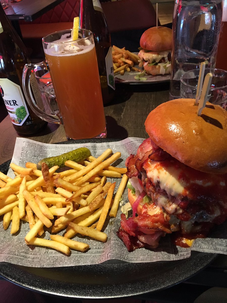iHudarGaming's tweet photo. Me and @alexsober92 charging up for Superior Challenge 15! https://t.co/xyAmqKLcjQ