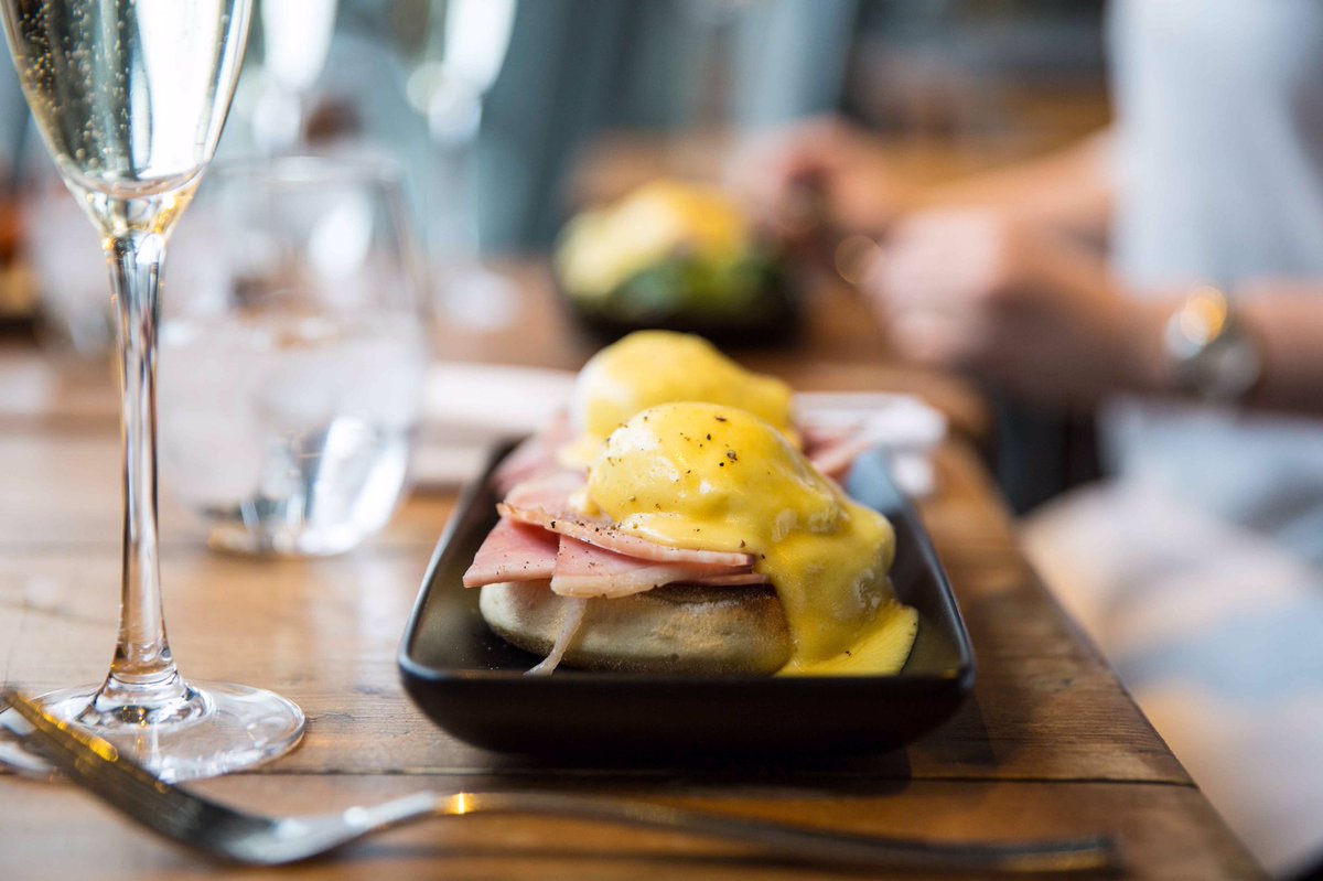 GordonRamsay's tweet photo. Few things are better than brunch @breadstkitchen to kick off the #weekend ! https://t.co/rSPlHlMfLz