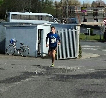 46 minutes in and the first are nearly here #mayomudrun