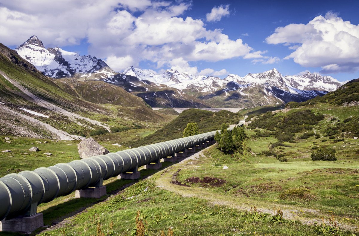 CZERTsolutions's tweet photo. #thinkoutsidethegrid Let's put solar panels over all the exposed pipelines in the country. Huge #energy generation +aesthetically pleasing 2 https://t.co/WvCYqOY1SZ