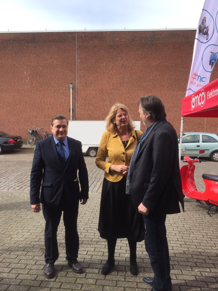 GaDenHaag's tweet photo. Dé opening gaat nu echt van start: welkom Burgemeester Krikke @haagschefiets! https://t.co/4j0U44pYRV