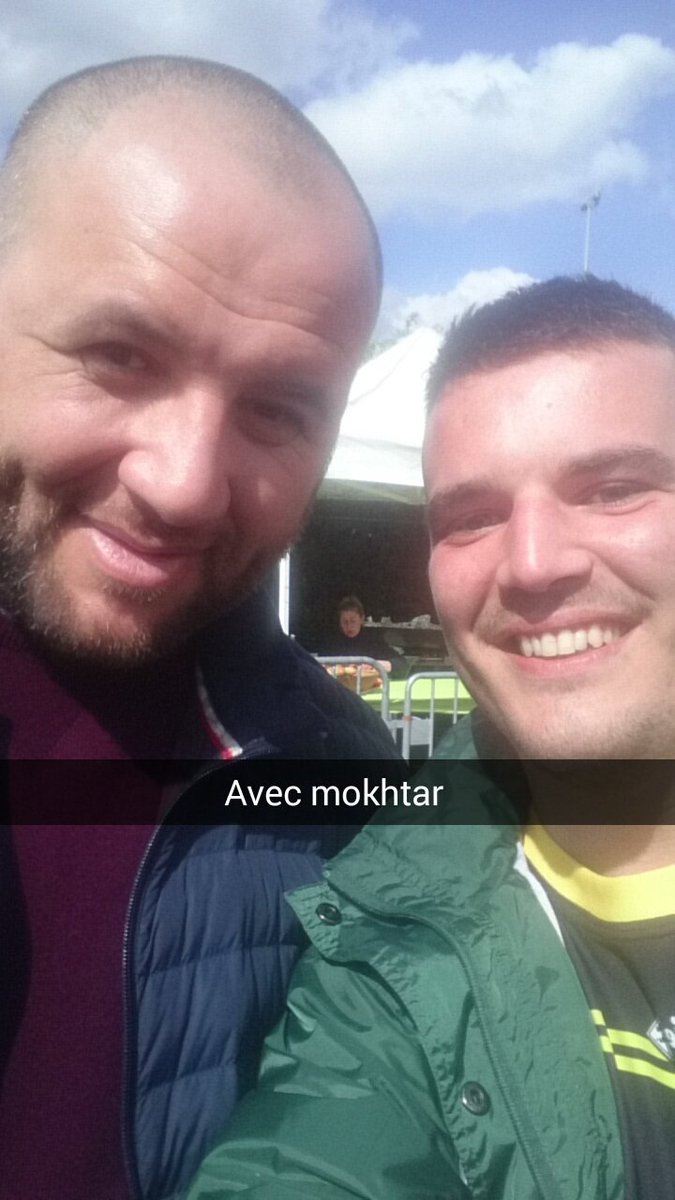 Rich6251's tweet photo. Tournoi de rugby à Chelles, qui c'est qu'on voit débarquer?
@Mokhtar_TPMPOFF https://t.co/5qNRIXoqe6