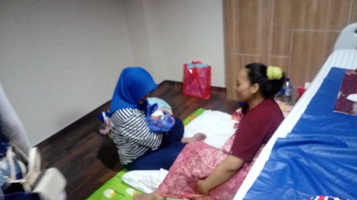 Lagi jenguk The next <a href="/Fatur_14/">FATHUL RAHMAN</a> 
Semoga jd anak yang sholeh adik bayi