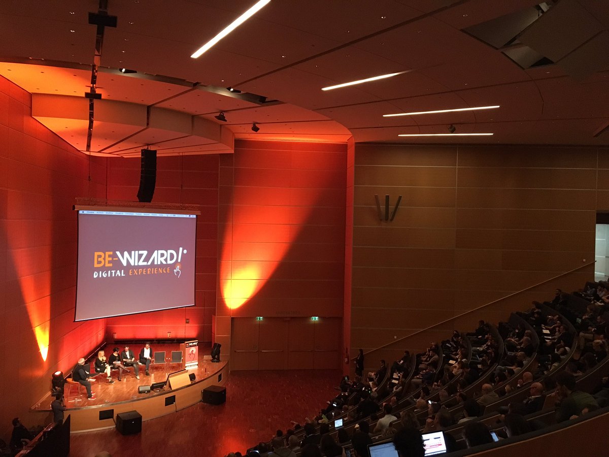 BertaPinna's tweet image. Nessuno ha intenzione di andar via, anche ad evento terminato. Plenaria piena #finoallafine #BeWizard