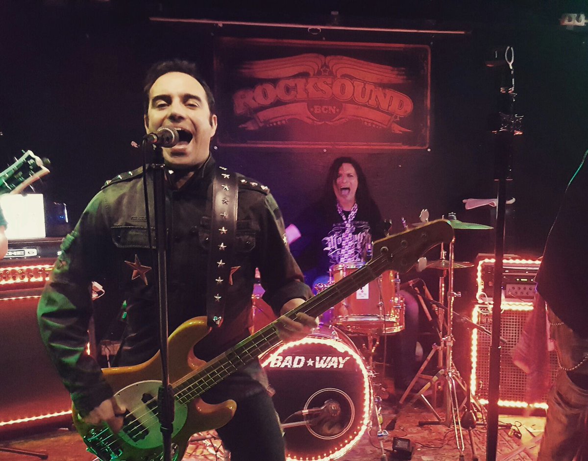 Muy grande lo de anoche en rocksound! Ahora a continuar, 27 de abril en Reus junto a Güru!