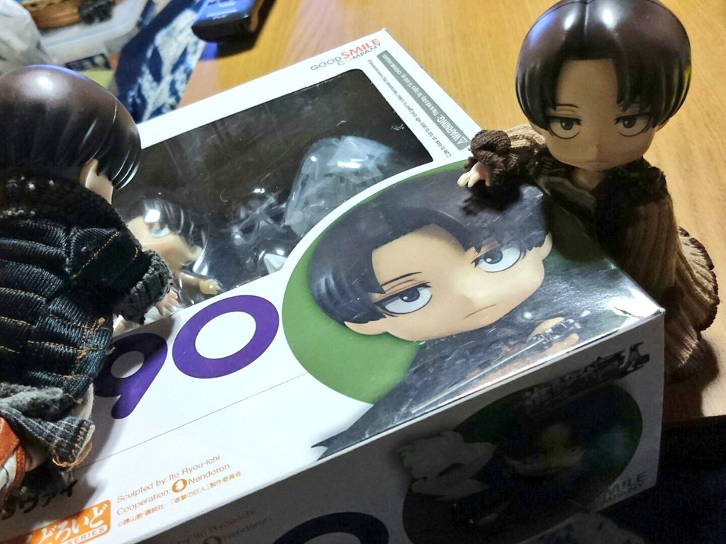 へいちょ中毒 ง눈w눈 ว 注意喚起 ねんどろいどリヴァイ の偽物 が出回っております フォロワーさんが某フリマアプリで ねんどろいどリヴァイ を購入した所 偽物であることが判明しました 正規品をお持ちでなく比較が出来ないとの事で代わり