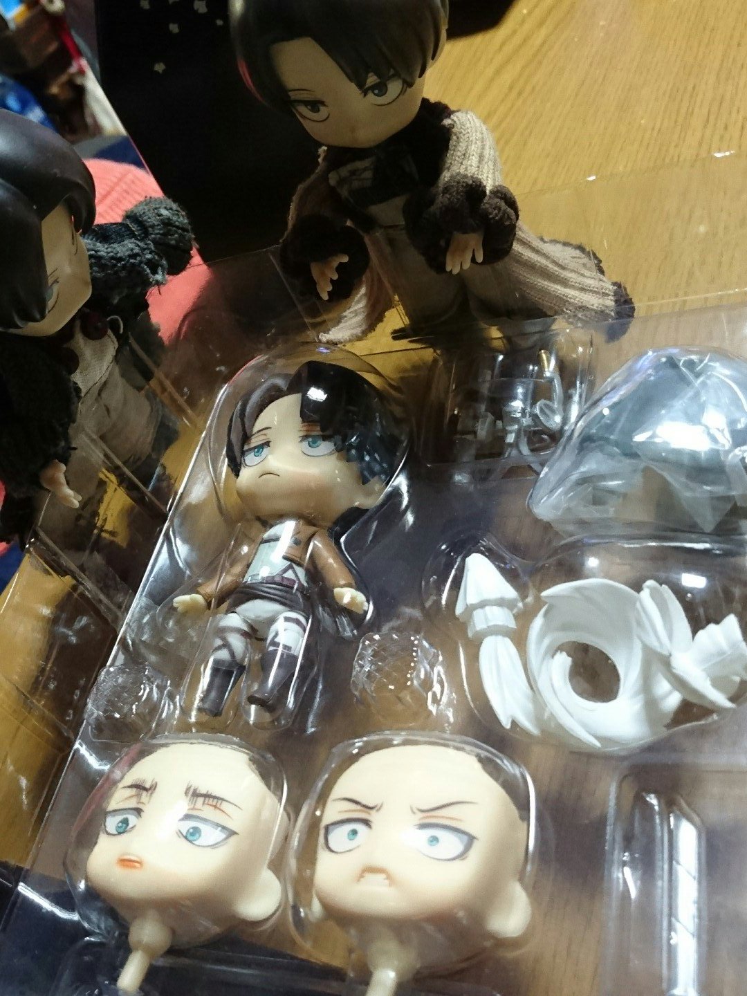 へいちょ中毒 ง눈w눈 ว 注意喚起 ねんどろいどリヴァイ の偽物 が出回っております フォロワーさんが某フリマアプリで ねんどろいどリヴァイ を購入した所 偽物であることが判明しました 正規品をお持ちでなく比較が出来ないとの事で代わり