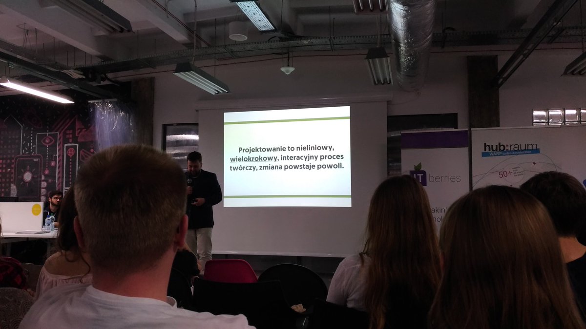 lukaxkol's tweet photo. Czym jest projektowanie? Tomasz Skórski na #CSUX3 https://t.co/XUiM0OhyTo