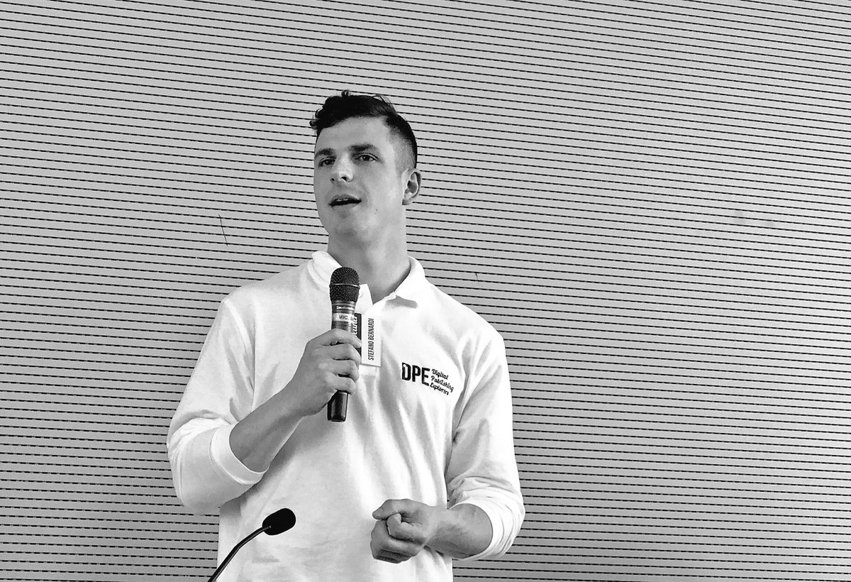 .<a href="/ste_berna/">Stefano Bernardi</a> racconta come produrre velocemente contenuti multilingue per l'editoria digitale grazie a <a href="/getredokun/">Redokun</a> #DPE2017