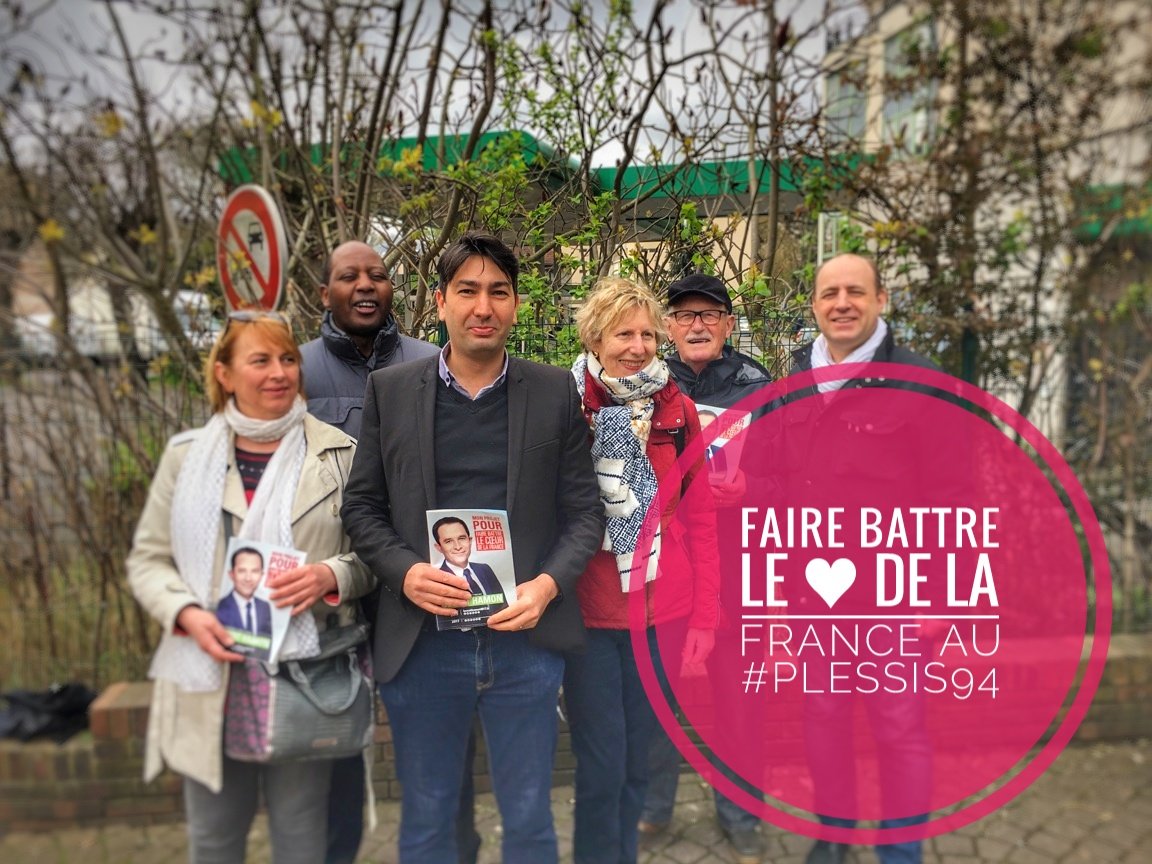 psportesdebrie's tweet photo. Mobilisation ce matin au marché du #plessis94 pour faire battre le ♥ de la France avec @benoithamon @zakariazaidane @DlyP94 
@Socialiste94 https://t.co/aA7NoH1Ecs