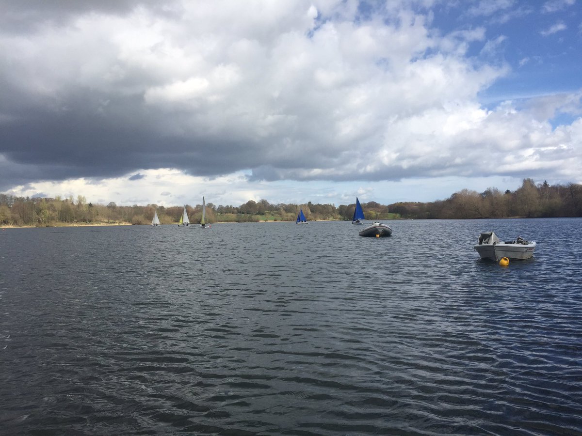 EUSailingClub's tweet photo. Part two of the open regatta underway in the beautiful sunshine #linlithgowloch #fleetracing #development @UoESportsunion https://t.co/iu8Y3f9oDx