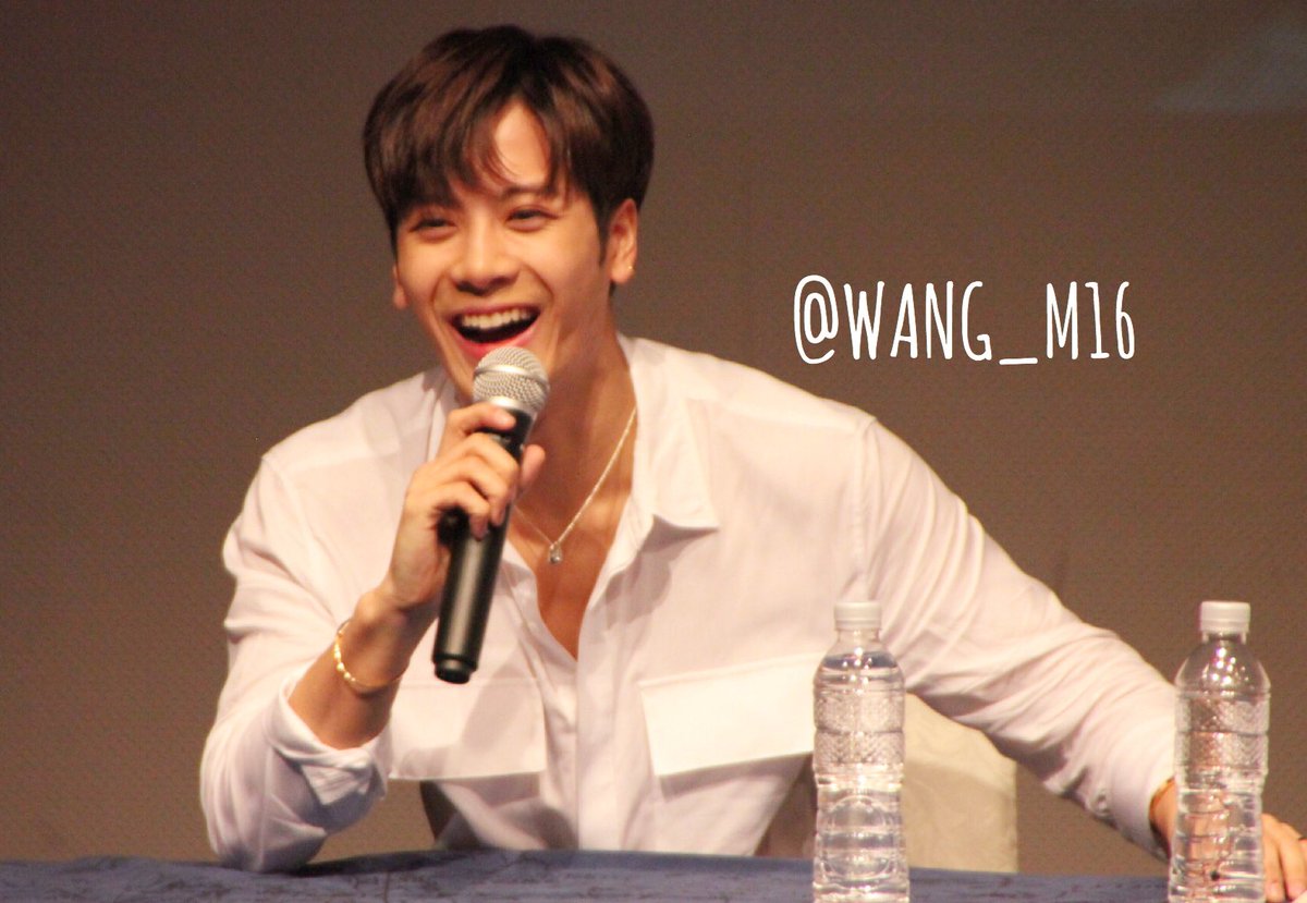 MickyWang852's tweet photo. 170326 신촌 팬싸인회
너무 너무 만나고 싶었다 ㅠㅠ♡
#GOT7 #갓세븐 #잭슨 #Jackson #JacksonWang #왕잭슨 #王嘉爾 #王嘉尔 #ARRIVAL #FLIGHTLOG #NeverEver
#WelcomeBackJackson https://t.co/iYlULyArZK