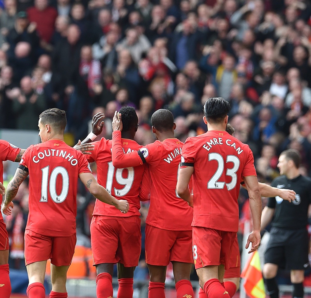 NBFootball's tweet photo. 3️⃣-1️⃣ 😎
What a win, @LFC! Celebrate with a signed team jersey!
Follow us and RT to win. https://t.co/r7hnQOVZmq
