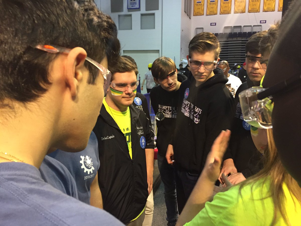 frcteam1554's tweet photo. Team 1554 is ready for our first match of the day!! Good luck! #omgrobots https://t.co/9cmEDBXioV