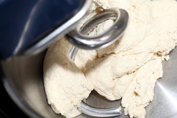 BakeWithMaria's tweet image. Dough mixing &amp;amp; kneading via @weekendbakers #Breadbakingtips ow.ly/mstl30ae0Cf