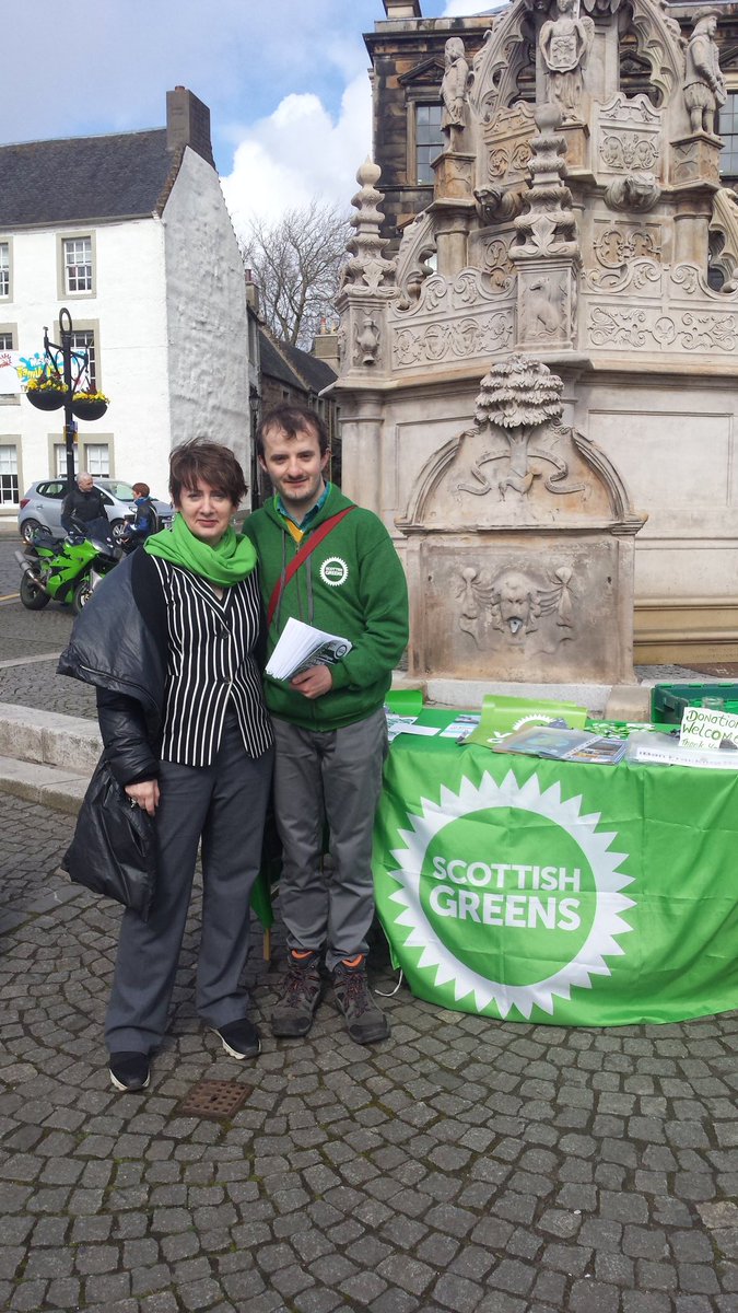soundings2004's tweet photo. Mother and son (taking a break from @gavincorbett patch.@TwoIfBySea71 and @_cerberus_ also present #activegreens https://t.co/UPVcefAfET