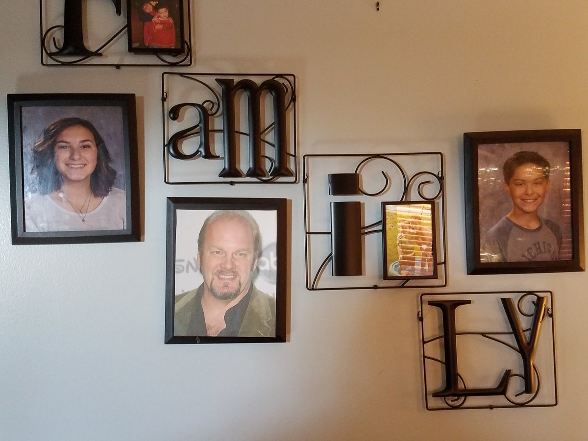 hannahpowerss's tweet photo. For #aprilfools my sister and I replaced family pictures throughout our house with pictures of Eric Kramer aka Bob Duncan.. https://t.co/P4K7wuWhV7