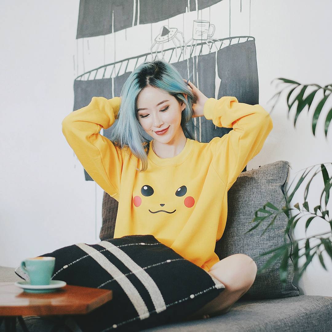 PIKAPI! ☇ It's no secret that I LOVE sweaters, especially cute ones! Waktu #AkuBaruBeli sweater #Pikachu ini dan ... instagram.com/p/BPpYsbwjwjl/