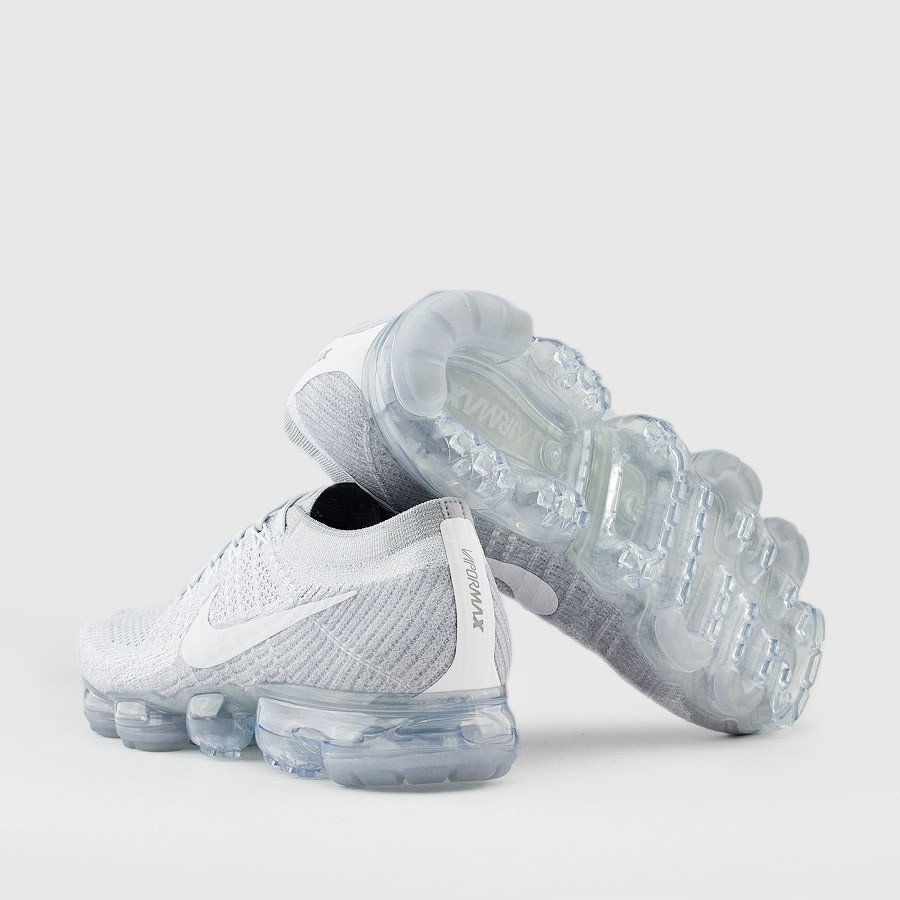 SneakerShouts's tweet image. Sizes 10-13 

Men's Nike Air VaporMax Flyknit "Pure Platinum" restocked with FREE shipping via Kicks USA -&amp;gt; bit.ly/2nqroH9
