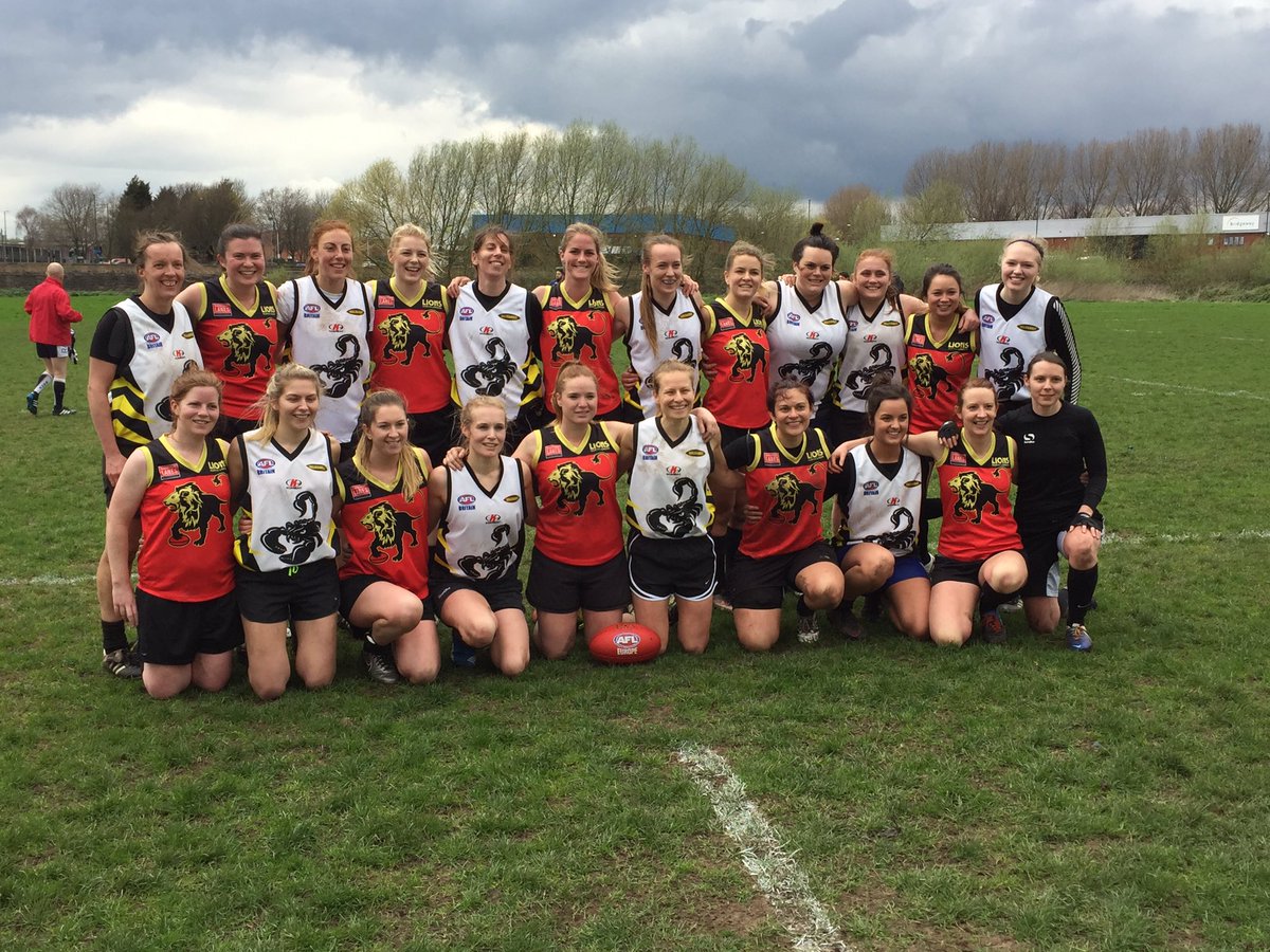 IanJMitchell84's tweet photo. Continuing to prepare for @AFLIntCup with @GBSwansAFL by taking in @nottinghamscorp v @NthLondonLions this afternoon! #aussierules 🇬🇧🏉 https://t.co/wSHEfX4zeG