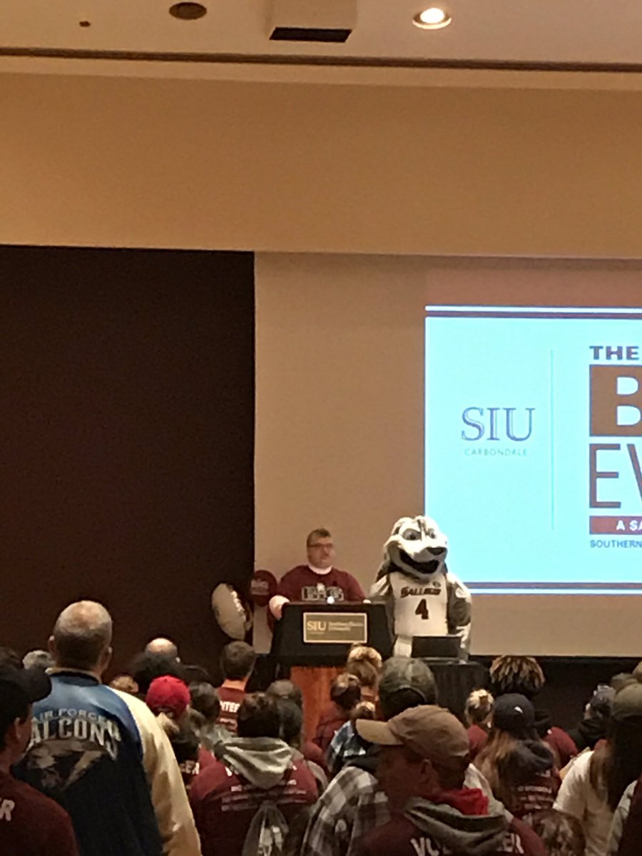 The Chancellor welcomes the first group of 746 Volunteers to serve the community #TheBigEvent #SIUProud #more Volunteers this afternoon!