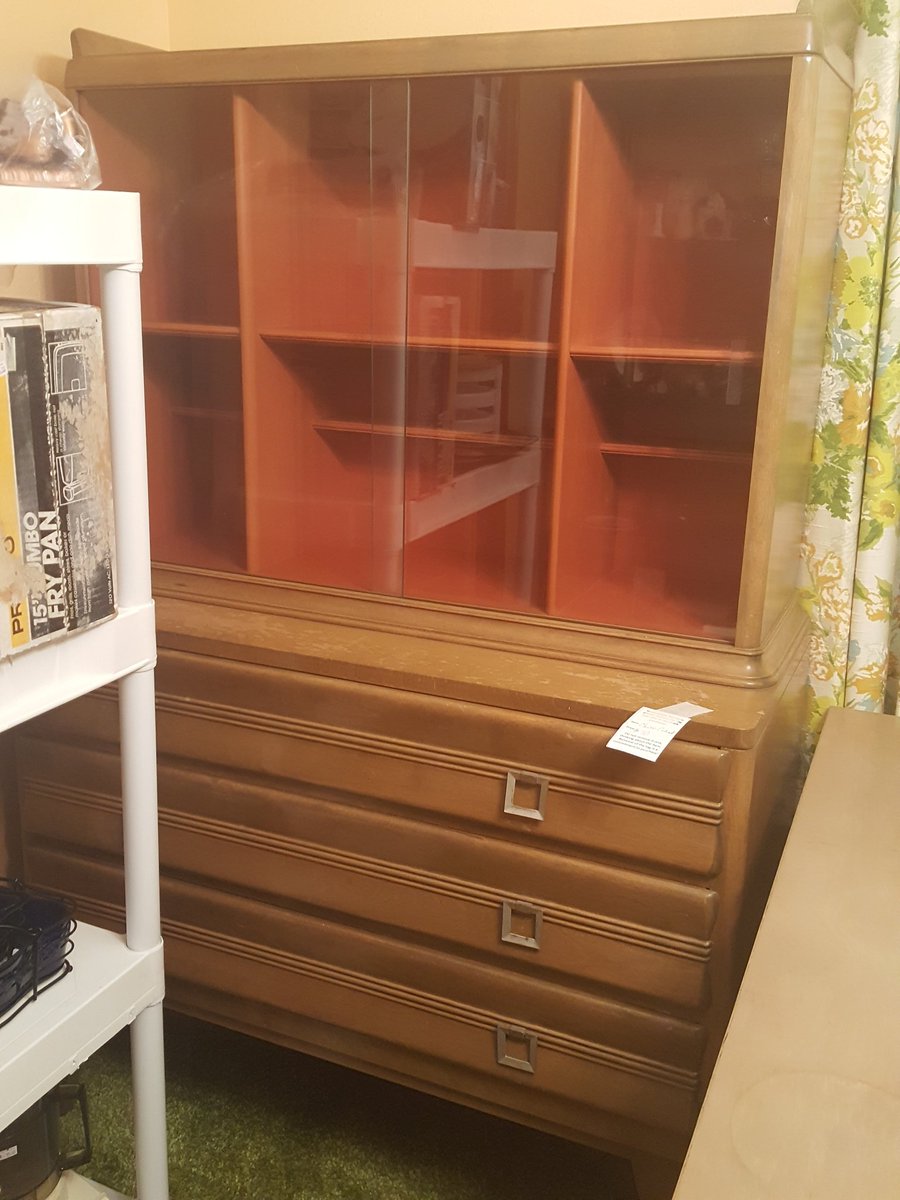 DKTreasures1's tweet photo. Estate Sale 2749 Oxbridge Toledo 43614. 4/1 9 to 4 and 4/2 9 to 3. https://t.co/R2XJ1VPjkR