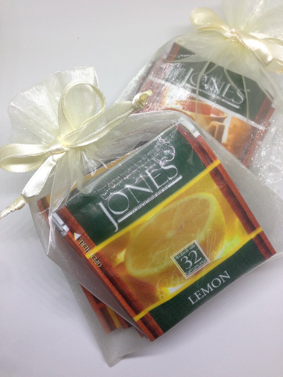 Taki 保温できる水筒に紅茶のパックを1日中入れっぱなしでも 渋くならない紅茶っ てのがすごい 渋みがなくて すっきりした味わいなのに 飲んだ後には口の中に茶葉の風味が広がる感じが心地よいから リラックスしたい時とかに飲んでます 一度飲むと Taki 保温できる水筒に紅茶のパックを1日中入れっぱなしでも 渋くならない紅茶っ てのがすごい 渋みがなくて すっきりした味わいなのに 飲んだ後には口の中に茶葉の風味が広がる感じが心地よいから リラックスしたい時とかに飲んでます 一度飲むと