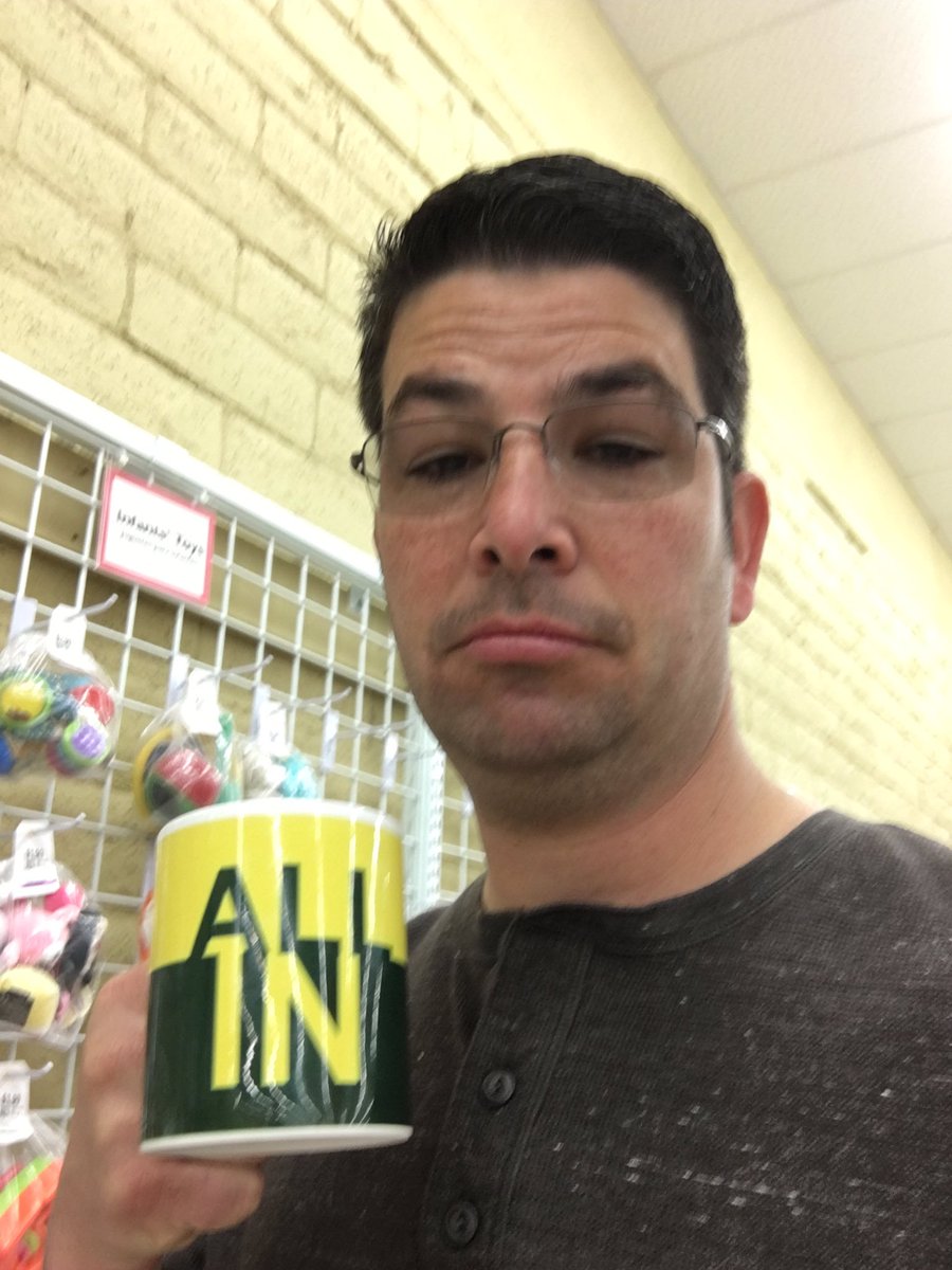 EdisonChargers's tweet photo. Mr. Youd is always #All_in #saturdaymorning #ProudToBeACharger https://t.co/WfOaTPtoSe