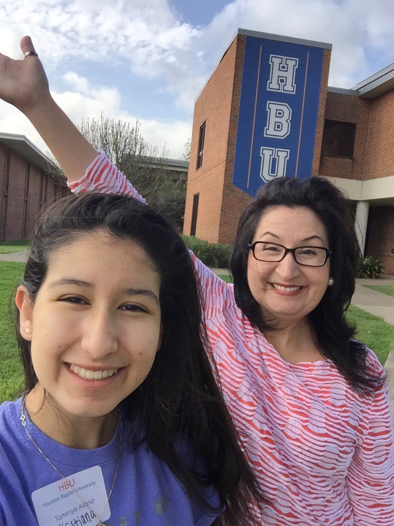 AliciaAlaniz's tweet photo. First college visit. At my alma mater! @HoustonBaptistU #Huskypreview #HuskyPride https://t.co/pK7Cus0b99