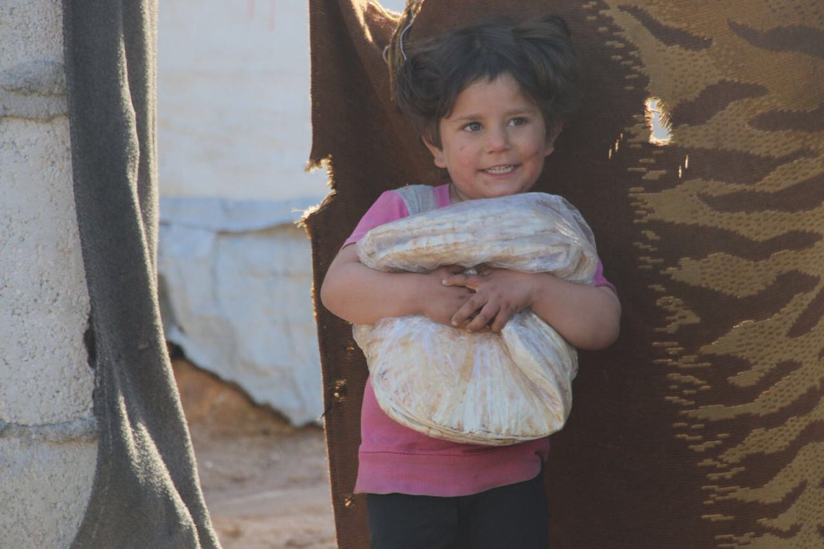 saadi4pak's tweet photo. #FIFinSyria: Priceless smiles from the Syrian children of #Idlib camps on receiving their shares of our #FeedSyria. https://t.co/Em6kDAfxlj