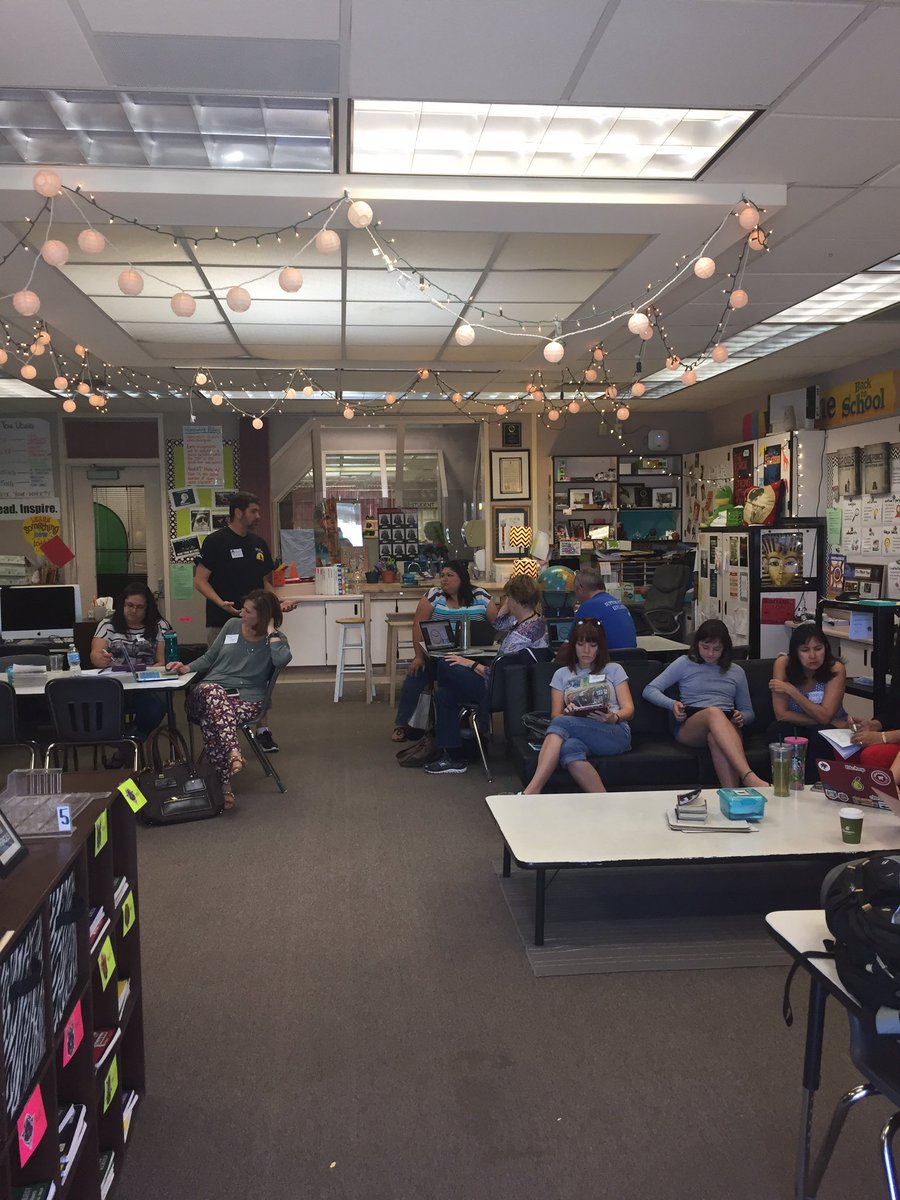 Msbpatel's tweet photo. @edtechamatics Showing the effective use of Nearpod to create interactive presentations! #EdCampPS https://t.co/wBHha4yl3l