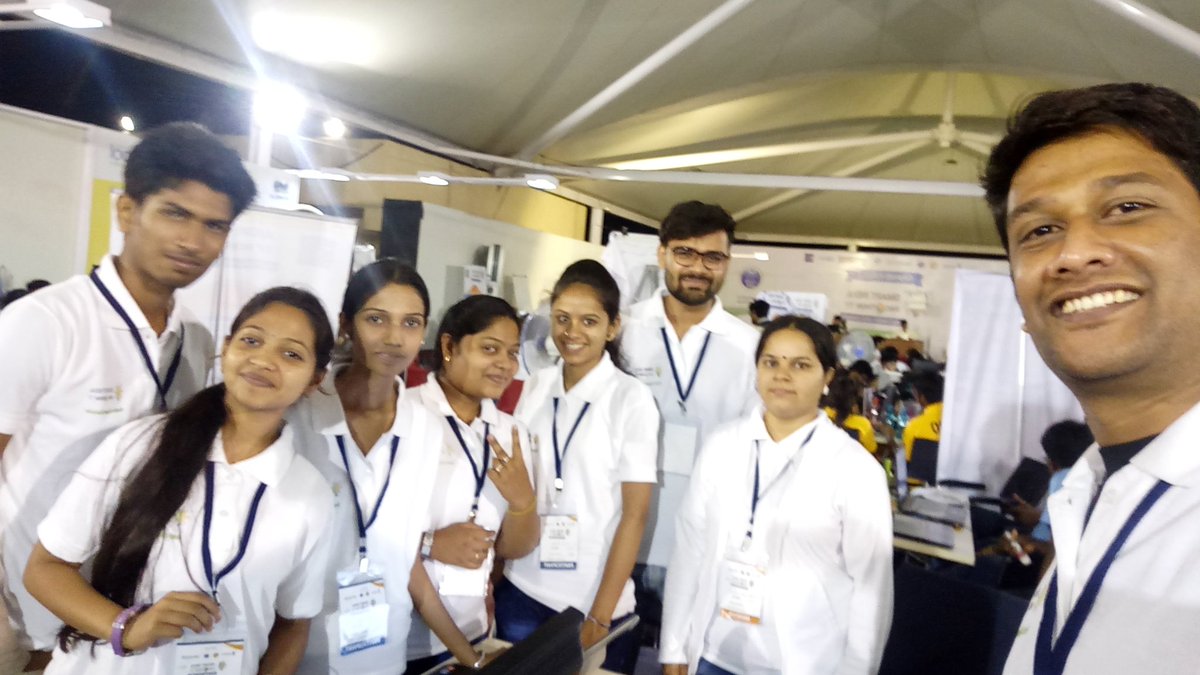 mitevii2017's tweet photo. #WorldsBiggestHackathon2K17
#Relaxed
SelfieAfterFirstRoundOfEvaluation
@IndiaKaIdea @PrakashJavdekar @abhayjere @mygov @narendramodi https://t.co/GPmCRb3MO6